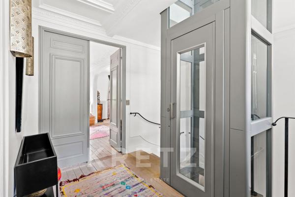 Hotel Particulier familial avec grand jardin dans le quartier des Ternes