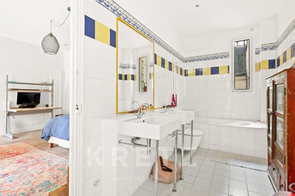 Hotel Particulier familial avec grand jardin dans le quartier des Ternes