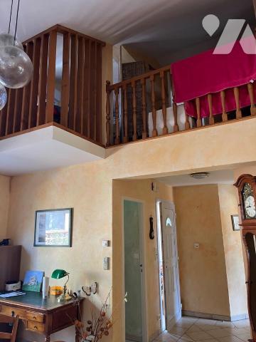 A VENDRE SUD AVEYRON, Sur la Commune de NANT (12), dans un petit hameau à 3 kilomètres du villa...