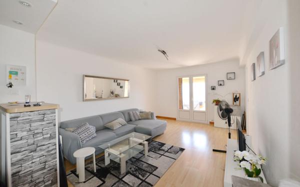 Appartement à louer    1 pièce • 80 m2 Grasse