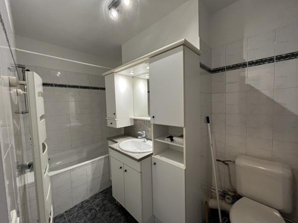 Appartement à louer 728 € CC Villeurbanne 1 pièce 39 m² DPE D