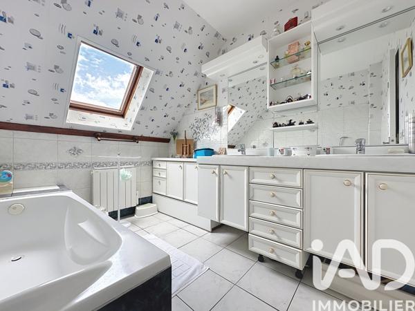 Maison à vendre 6 pièces 140 m² Rambouillet