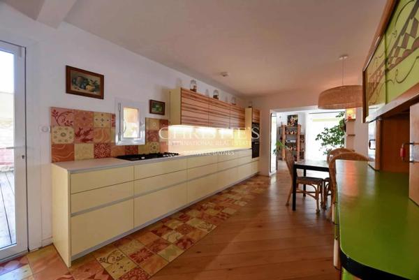 Quartier La Genette – Villa exceptionnelle avec immeuble locatif