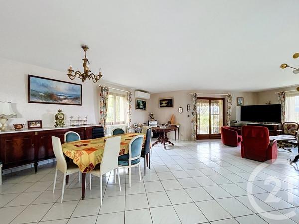 Maison à vendre  8 pièces - 143 m 2   AUBIERE  - 63