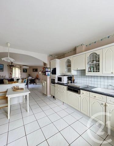 Maison à vendre  8 pièces - 143 m 2   AUBIERE  - 63