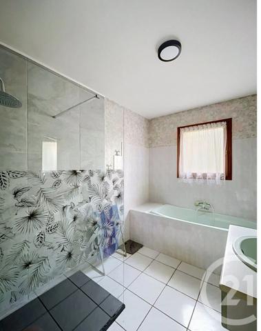 Maison à vendre  8 pièces - 143 m 2   AUBIERE  - 63