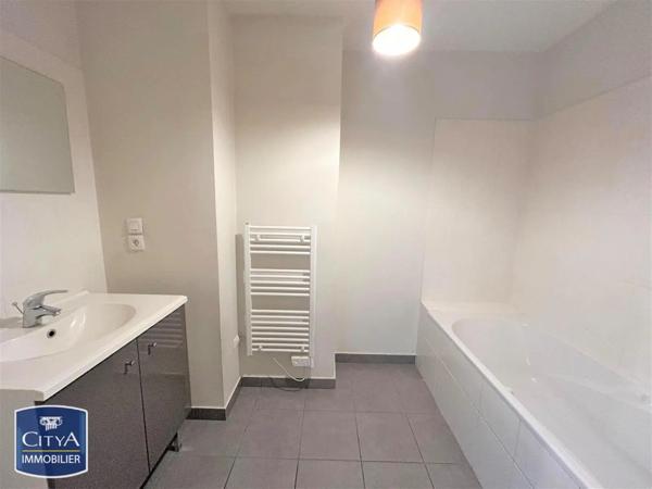 Appartement à louer 3 pièces 68.15m² Clermont-Ferrand (63000)
