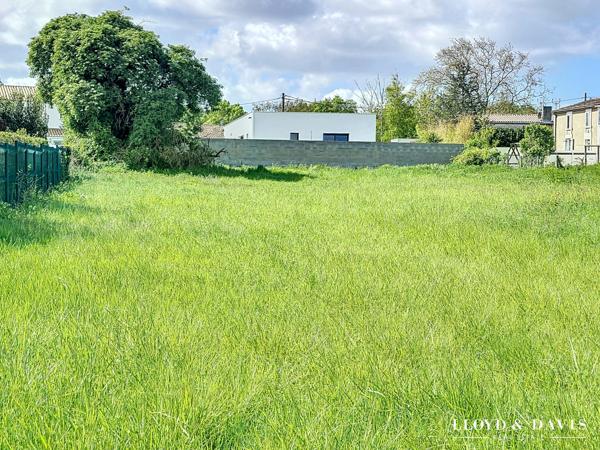 MEDIS : terrain constructible 1513 m²