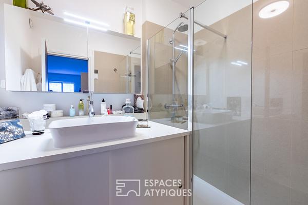 Elégant appartement rénové dans résidence emblématique avec terrasse arborée à Chantilly