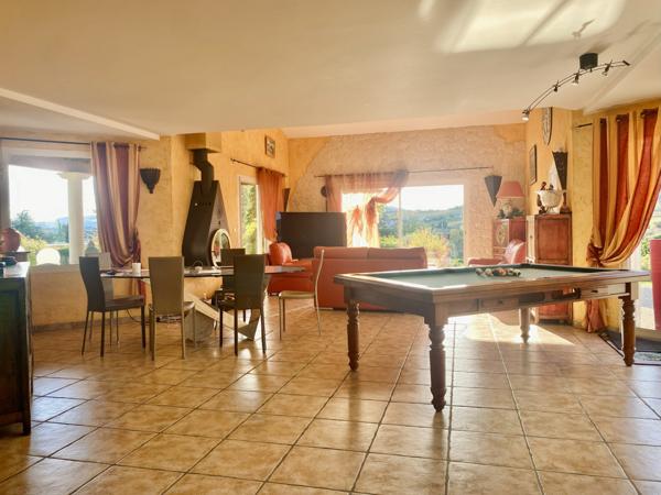 Tain-l'Hermitage (26600) Maison 220 m² avec 2200 m² terrain avec piscine - 5 min de Tain l'Hermitage