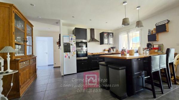 Villa Serignan 6 pièce(s) 145 m2 avec piscine et jardin