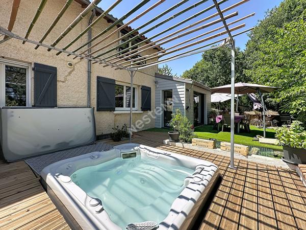 Magnifique maison 7 pièces avec jardin et garage à Nouaillé Maupertuis