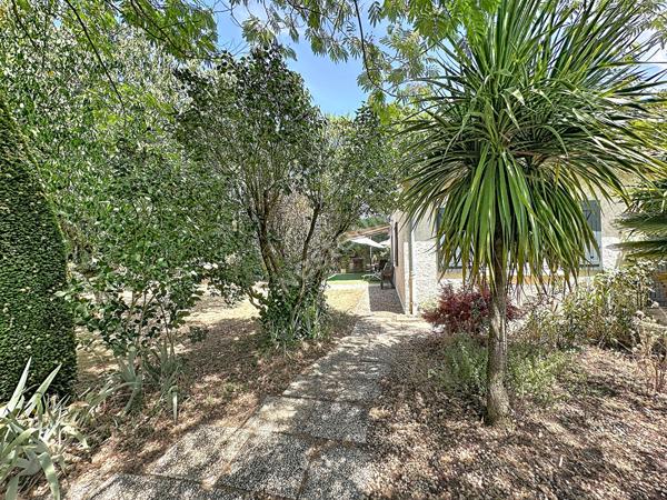 Magnifique maison 7 pièces avec jardin et garage à Nouaillé Maupertuis