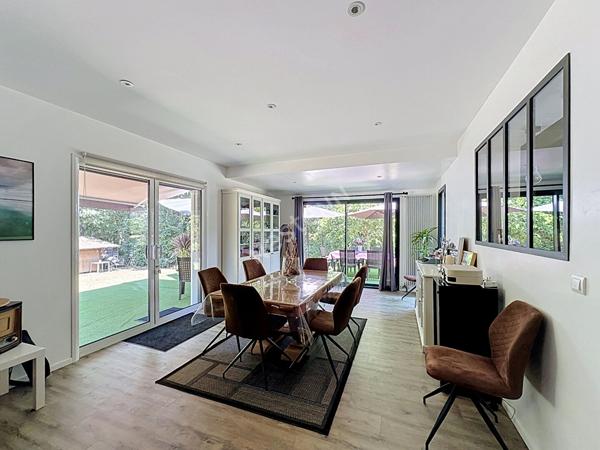 Magnifique maison 7 pièces avec jardin et garage à Nouaillé Maupertuis