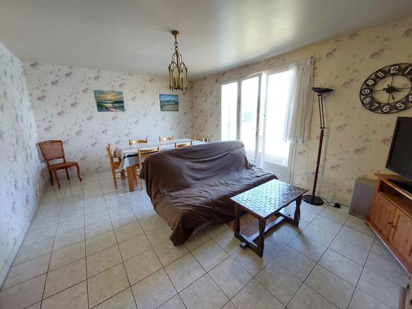 Bray sur Seine, maison 3 chambres avec sous-sol total et Piscine