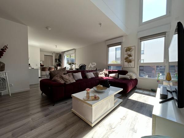 Appartement 4 pièce(s) €316 000 ** - Référence 9149