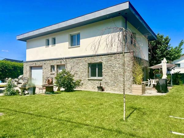 SEVRIER récente maison contemporaine à 50m du Lac