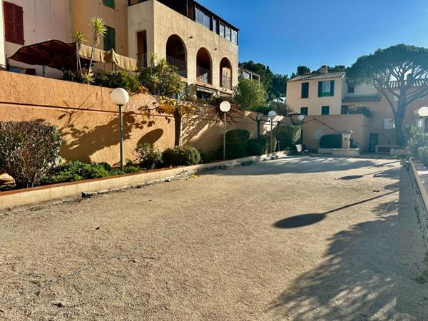 PIN ROLLAND - MAREGAU - APPARTEMENT DE TYPE 1 BiS  - CAVE - PARKING PRIVATIF