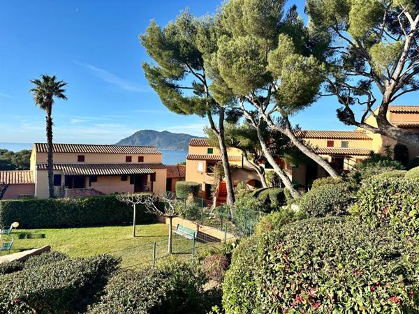 PIN ROLLAND - MAREGAU - APPARTEMENT DE TYPE 1 BiS  - CAVE - PARKING PRIVATIF