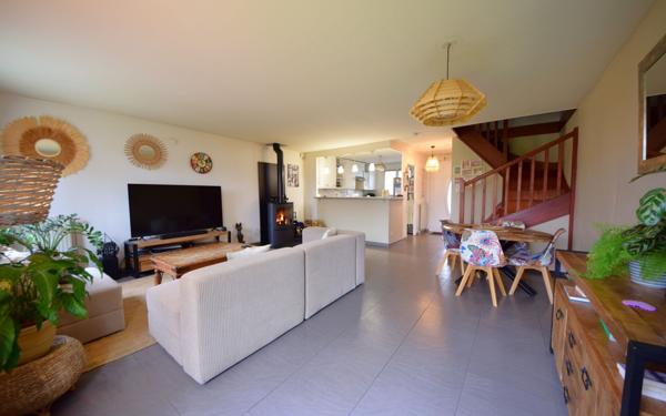 Maison à vendre    5 pièces •  Saint-Pierre-du-Perray