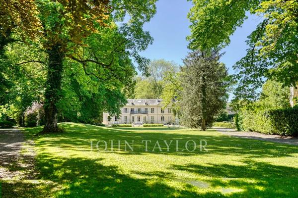 Manoir du XVIIIe au coeur d'un parc paysager
