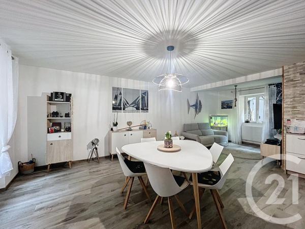 Maison à vendre  6 pièces - 130 m 2   CHATELAUDREN  - 22
