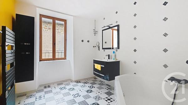 Maison à vendre  6 pièces - 130 m 2   CHATELAUDREN  - 22
