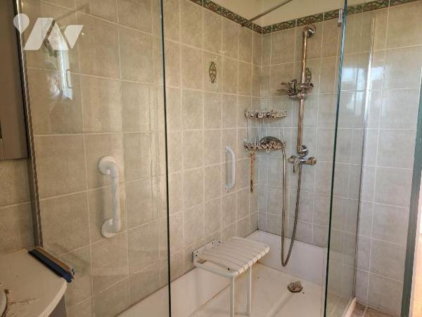 À VENDRE À BAYEL - PAVILLON AVEC LOGEMENT INDÉPENDANT ET SOUS-SOL

Situé à Bayel, village emb...