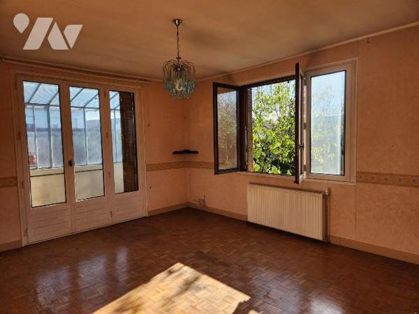 À VENDRE À BAYEL - PAVILLON AVEC LOGEMENT INDÉPENDANT ET SOUS-SOL

Situé à Bayel, village emb...