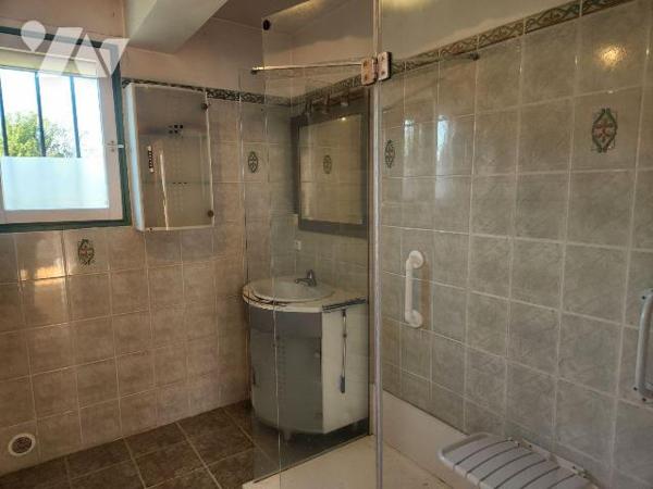 À VENDRE À BAYEL - PAVILLON AVEC LOGEMENT INDÉPENDANT ET SOUS-SOL

Situé à Bayel, village emb...