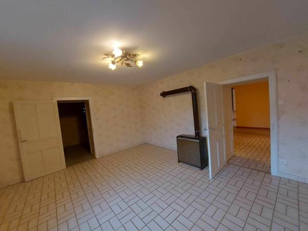 Maison à vendre    6 pièces •  La Salle