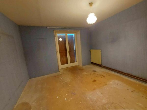 Maison à vendre    6 pièces •  La Salle