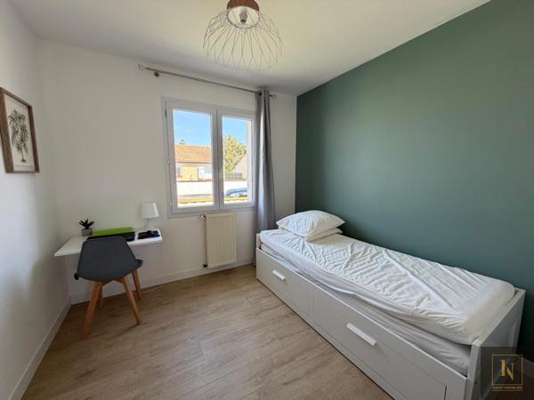 Maison
                                                                                                                                                                                                                                                                                                                        4 pièce(s)                                                                                                                                                                                                          3 chambre(s)                                                                                                                                                                                                          85  m²