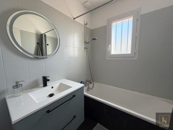 Maison
                                                                                                                                                                                                                                                                                                                        4 pièce(s)                                                                                                                                                                                                          3 chambre(s)                                                                                                                                                                                                          85  m²