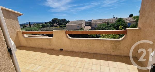 Maison à vendre  6 pièces - 155,57 m 2   SANARY SUR MER  - 83