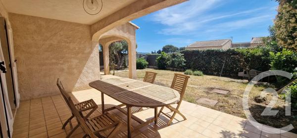 Maison à vendre  6 pièces - 155,57 m 2   SANARY SUR MER  - 83