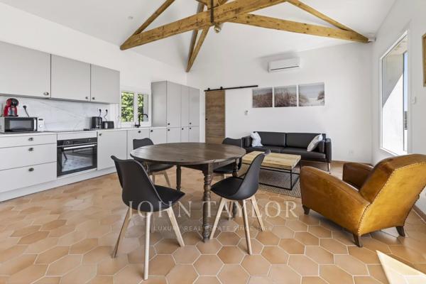 Appartement indépendant avec vue mer à Bandol – Jardin et potentiel d’aménagement