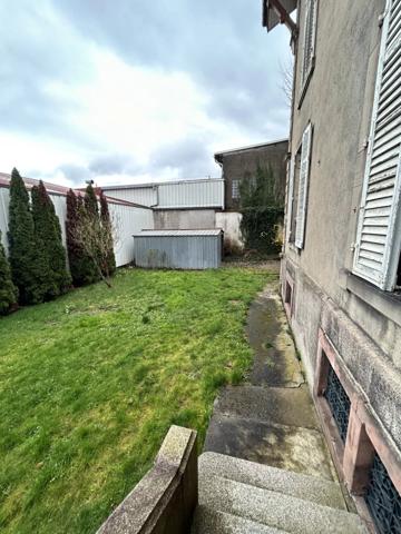 Vente                                                      Maison
                        
                     8 pièces                      252 m2                     à Saint-Dié-des-Vosges