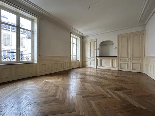 Vente Maison 8 pièces 252 m2 à Saint-Dié-des-Vosges