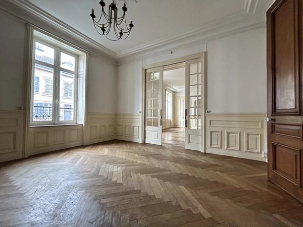 Vente Maison 8 pièces 252 m2 à Saint-Dié-des-Vosges