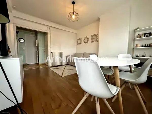 Vente                                                      Appartement
                        
                     2 pièces                      47 m2                     à Le Havre