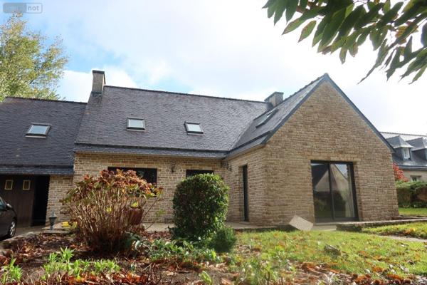 Maison à vendre à Landivisiau dans le Finistère (29400), ref : 4110