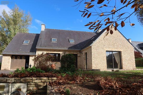 Maison à vendre à Landivisiau dans le Finistère (29400), ref : 4110