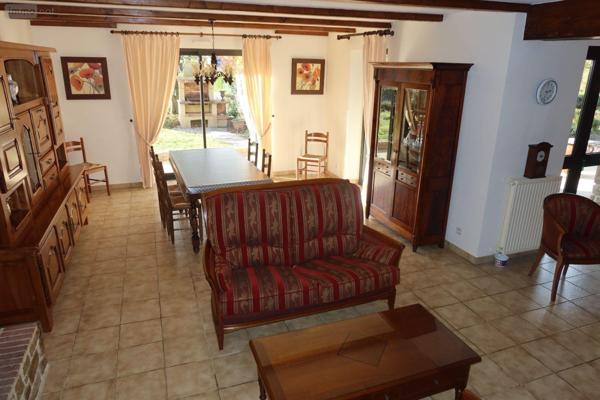 Maison à vendre à Landivisiau dans le Finistère (29400), ref : 4110