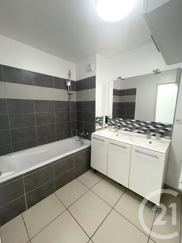 Appartement T3 à vendre  3 pièces - 66 m2 LE LAVANDOU - 83