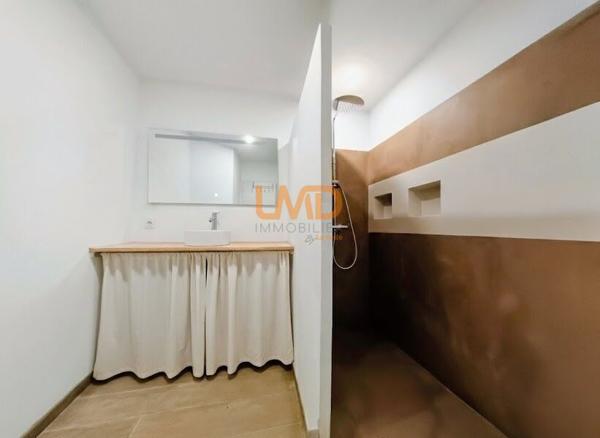 Maison de village rénovée, 3 chambres, localisation idéale