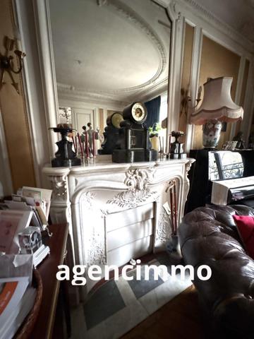 À vendre - T5 et plus, 5 pièces situé à Paris (75018)