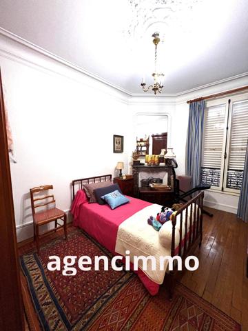 À vendre - T5 et plus, 5 pièces situé à Paris (75018)