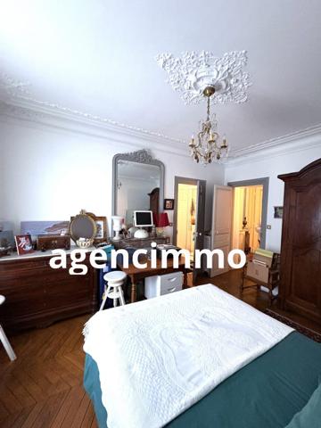 À vendre - T5 et plus, 5 pièces situé à Paris (75018)