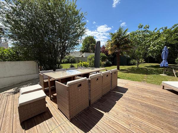 UNE MAISON DE FAMILLE AU CALME, COMME À LA CAMPAGNE , JARDIN & CLIMATISATION RÉVERSIBLE